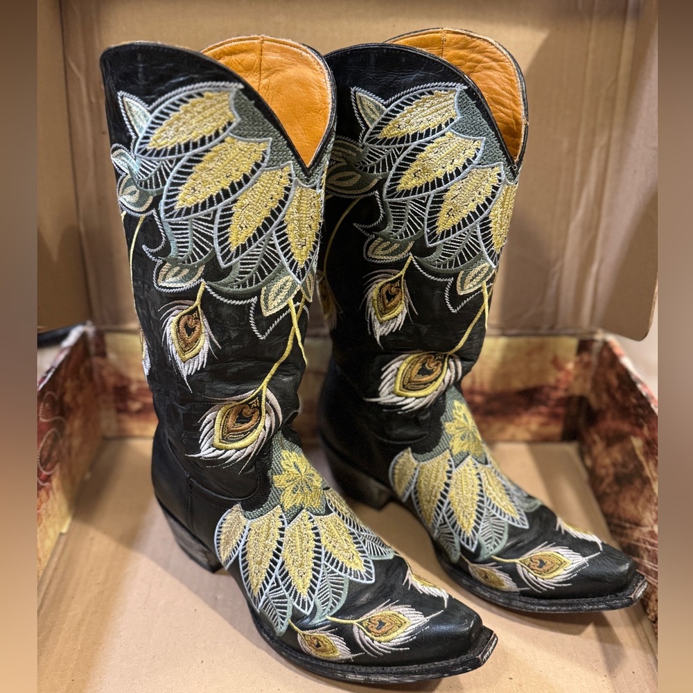 Old Gringo Black Embroidered Feather Design Cowboy Boots sz 7.5 EUC w box RARE